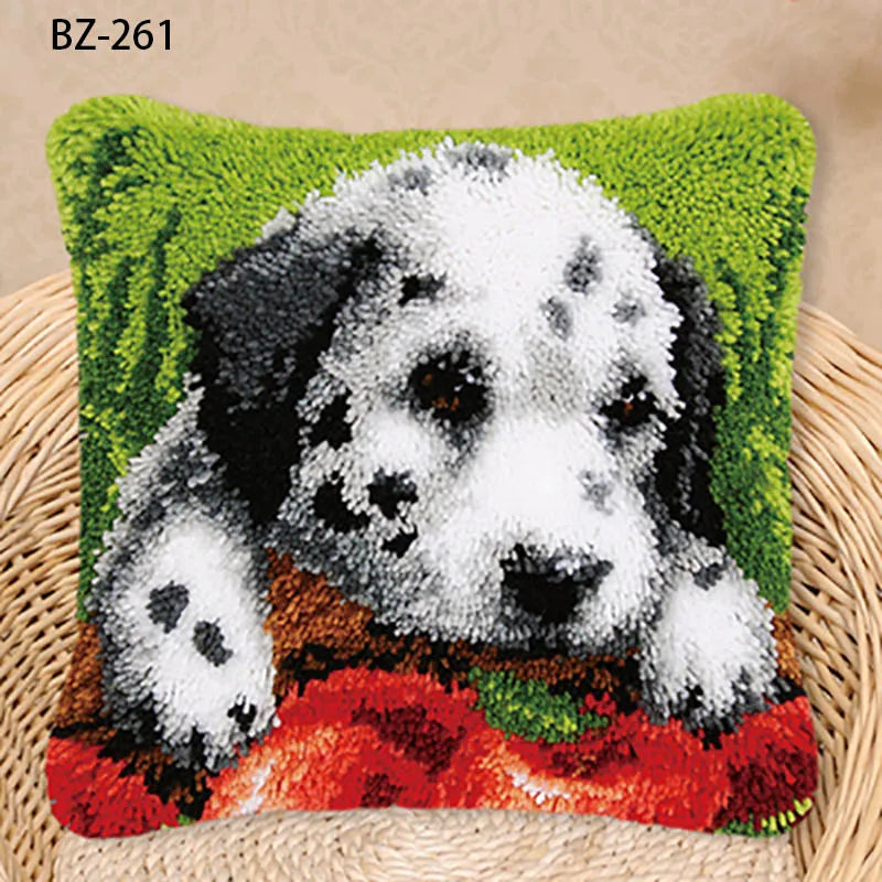 Animal Series Latch Hook Hand Knitted Embroidered Pillow Unfinished Embroidery Material Latch Hook Rug Kits Beginner DIY Supply